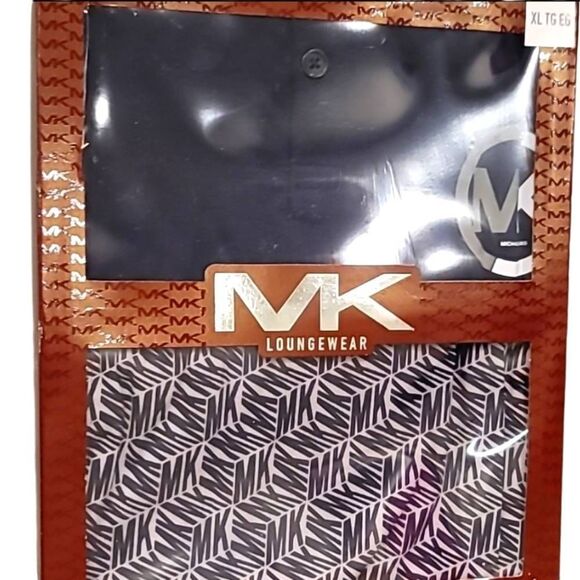 Michael Kors Logo Boxed Loungewear Gift Set - Picture 6 of 7